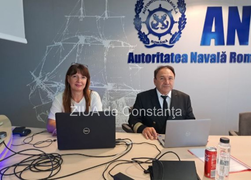 Valentin Ștefan - șef serviciu Siguranță Navigație, Laura Alexe - inspector Siguranța Navigației și personal navigant