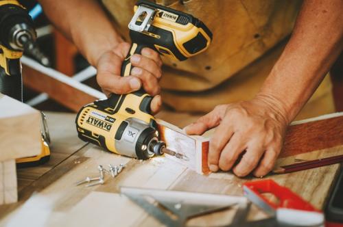 7 unelte profesionale utile în proiectele de construcții