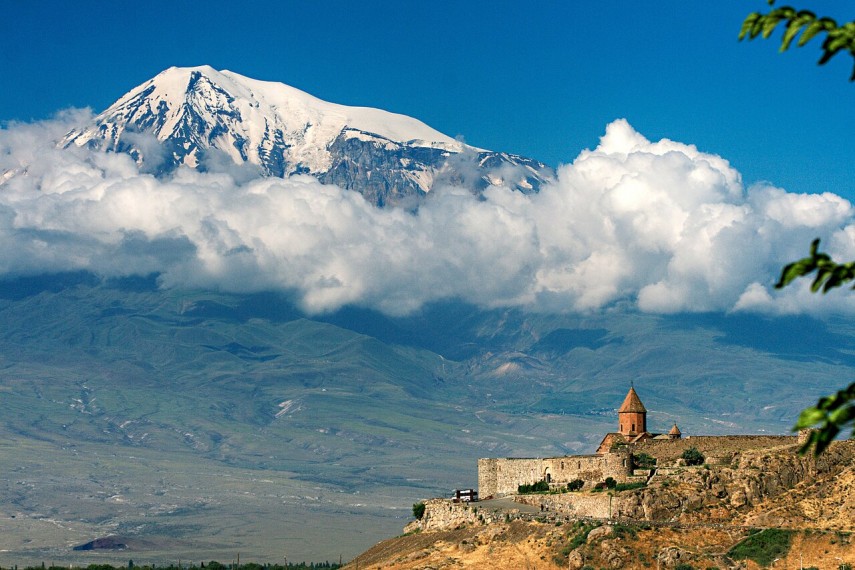 Muntele Ararat, sursa foto: Wikipedia