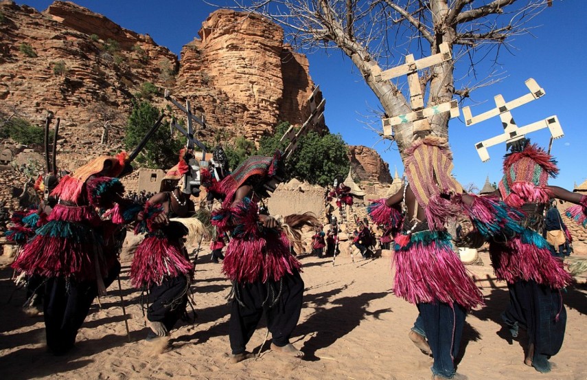 Dansul Dogon din Mali, Sursa foto: Wikipedia