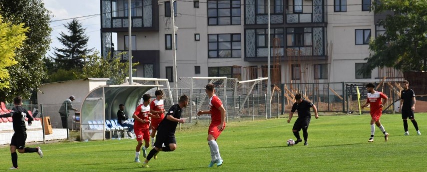 Imagine din meciul de seniori Sparta Techirghiol - Știința ACALAB Poarta Albă. Sursa foto: Facebook (CS Sparta Techirghiol)
