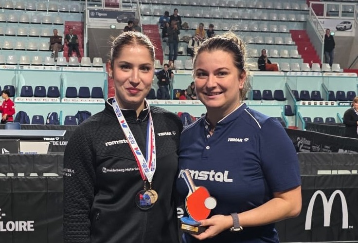 Bianca Mei-Roșu și Anamaria Sebe. Sursa foto: Facebook (Federația Română de Tenis de Masă) 