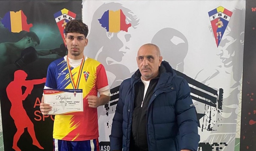 Campionul Renato Bratu și antrenorul Calu Mustafa. Sursa foto: Facebook (CS Medgidiia)