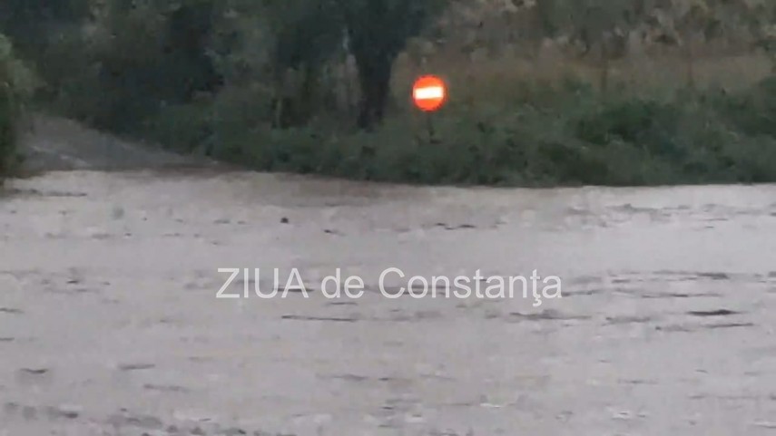 Zona Runcu din judetul Constanta, inundata! Un nou traseu ocolitor stabilit pentru relatia Constanta – Harsova