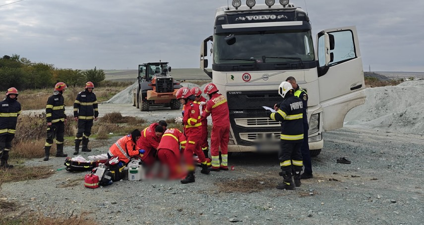 UPDATE. FOTO+VIDEO. Judetul Constanta: Persoana implicata in accidentul rutier urmat de incendiu la Satu Nou a decedat. Intervine elicopterul SMURD    