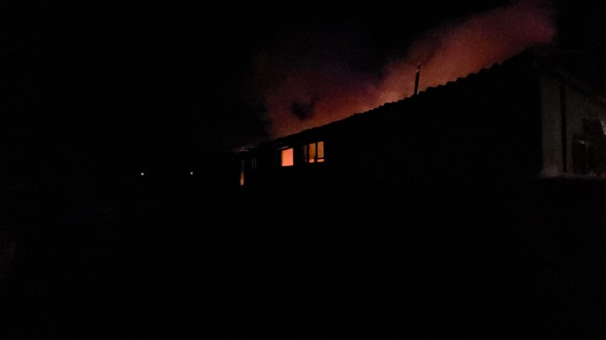 foto incendiu de amploare in judetul suceava doua hale cuprinse de flacari intervin mai multe echipaje foto incendiu de amploare in judetul suceava doua hale cuprinse de flacari intervin mai multe echipaje