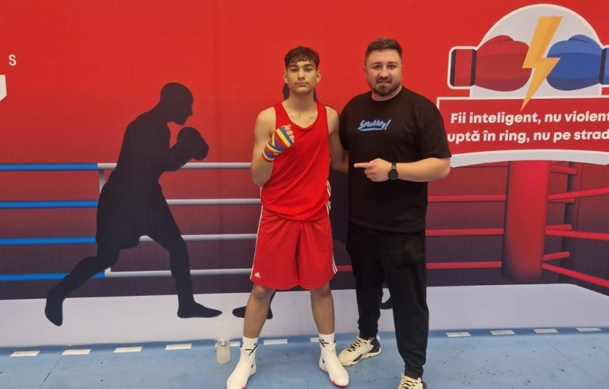 Rahman Sali și antrenorul Ionuț Bodilcu. Sursa foto: Facebook (AS Body Boxing Constanța)