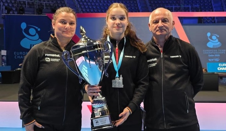 Anamaria Sebe, Elena Zaharia și Viorel Filimon. Sursa foto: Facebook (CSM Constanța)