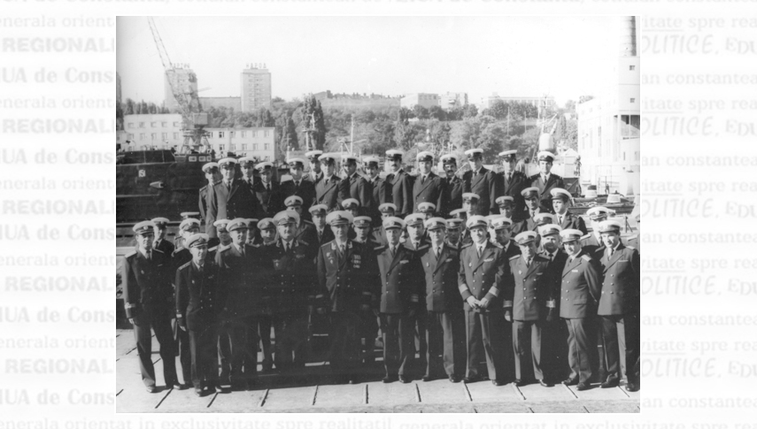 20 septembrie 1986. Membrii echipajului submarinului românesc „Delfinul” II, la recepţia acestuia în portul Odessa