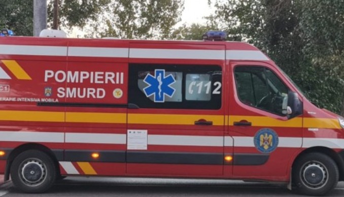 Constanta: Un camion si o duba, implicate intr-un accident rutier, pe DN22C, in localitatea Ștefan cel Mare. O persoana este incarcerata 
