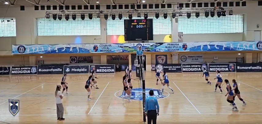 Imagine din meciul CS Medgidia - CSM Constanța. Sursa foto: captură Facebook (Volei Constanța)