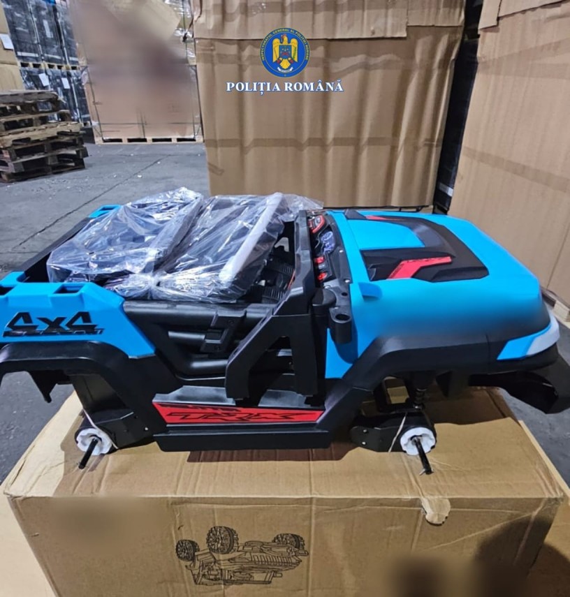 foto zeci de masinute electrice pentru copii susceptibile a fi contrafacute descoperite intr un container foto zeci de masinute electrice pentru copii susceptibile a fi contrafacute descoperite intr un container
