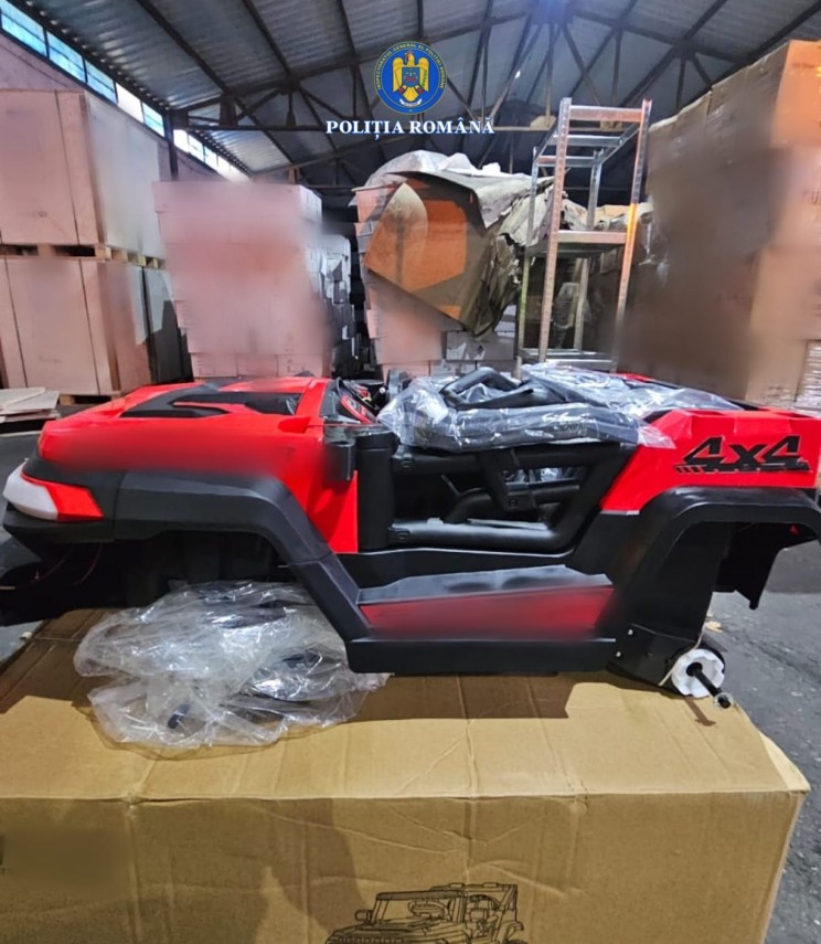 foto zeci de masinute electrice pentru copii susceptibile a fi contrafacute descoperite intr un container foto zeci de masinute electrice pentru copii susceptibile a fi contrafacute descoperite intr un container