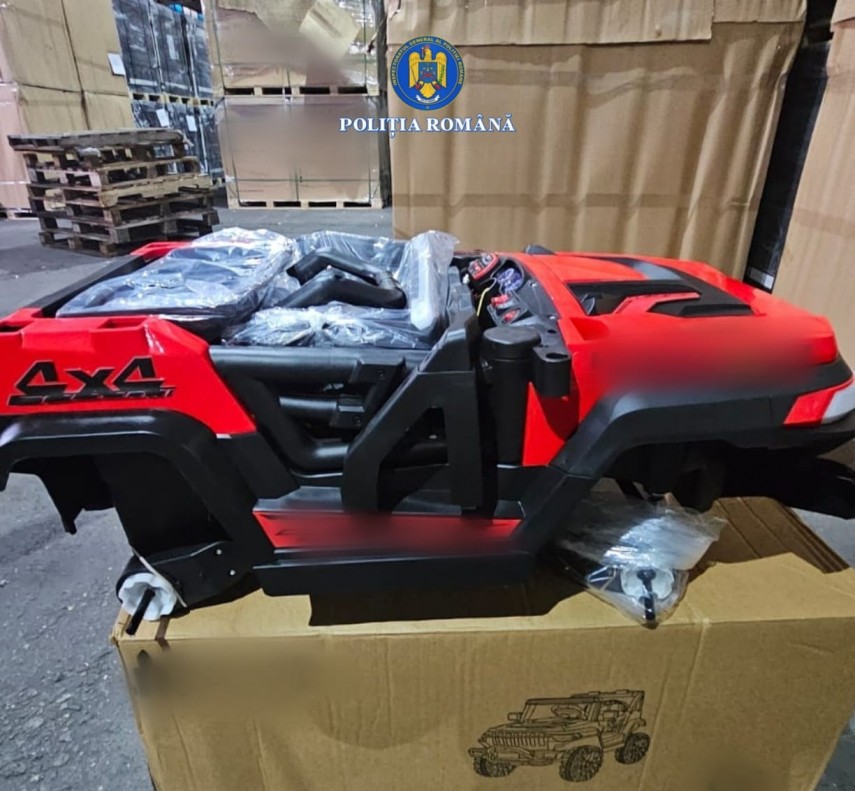 foto zeci de masinute electrice pentru copii susceptibile a fi contrafacute descoperite intr un container foto zeci de masinute electrice pentru copii susceptibile a fi contrafacute descoperite intr un container
