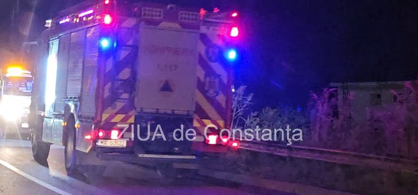 o masina a intrat in parapet in zona podului ipmc din constanta 915952 o masina a intrat in parapet in zona podului ipmc din constanta 915952
