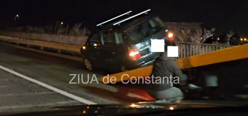 o masina a intrat in parapet in zona podului ipmc din constanta 915952 o masina a intrat in parapet in zona podului ipmc din constanta 915952