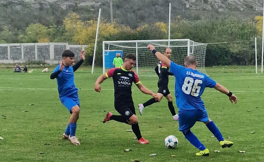 Imagine din meciul CS Peștera - AS Independența. Sursa foto: Facebook (Clubul Sportiv Peștera)