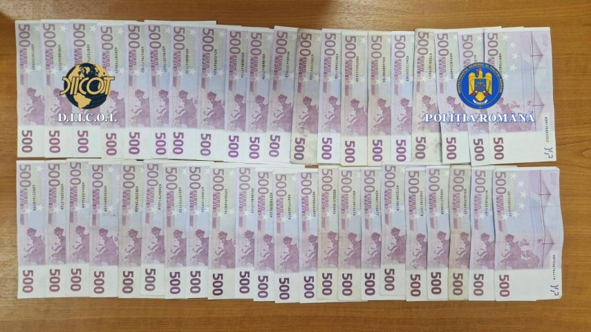 diicot foto afacere cu droguri esuata o femeie si un barbat prinsi in flagrant dupa ce au schimbat 14 diicot foto afacere cu droguri esuata o femeie si un barbat prinsi in flagrant dupa ce au schimbat 14