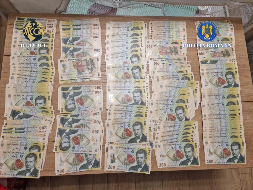 diicot foto afacere cu droguri esuata o femeie si un barbat prinsi in flagrant dupa ce au schimbat 14 diicot foto afacere cu droguri esuata o femeie si un barbat prinsi in flagrant dupa ce au schimbat 14