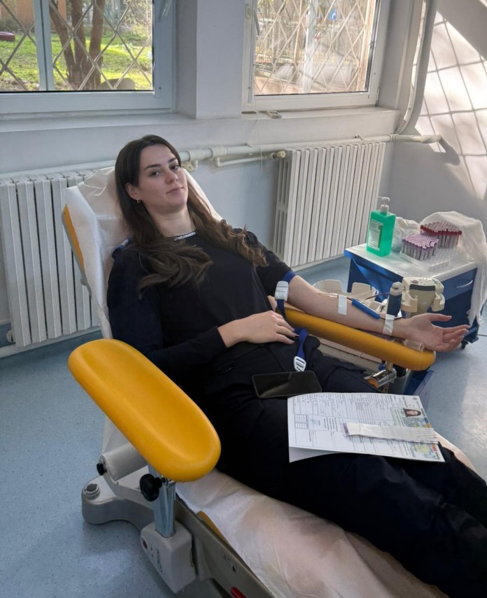 foto gest umanitar al jandarmilor din constanta impreuna putem face sangele dar si binele sa circule foto gest umanitar al jandarmilor din constanta impreuna putem face sangele dar si binele sa circule