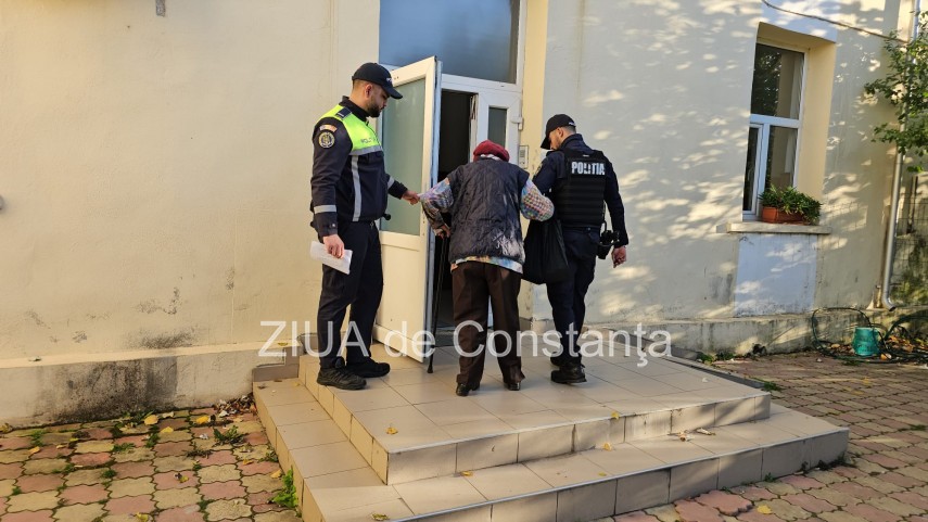 foto video gest exemplar al politistilor de la o sectie din constanta 916310 foto video gest exemplar al politistilor de la o sectie din constanta 916310