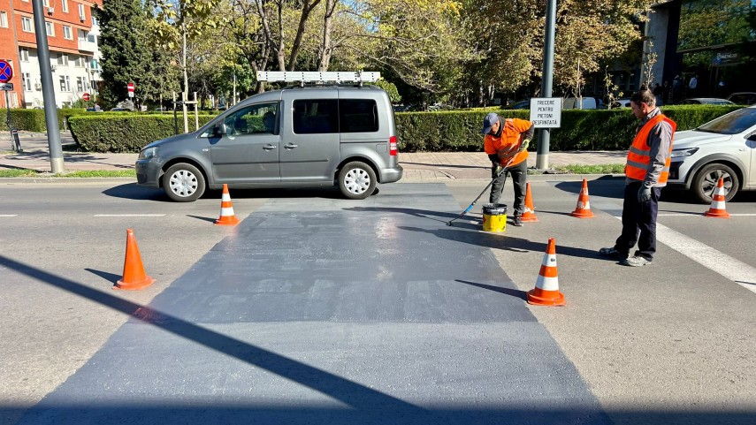 stiri constanta foto trecerea de pietoni de pe strada mircea cel batran din dreptul umc se desfiinteaza stiri constanta foto trecerea de pietoni de pe strada mircea cel batran din dreptul umc se desfiinteaza
