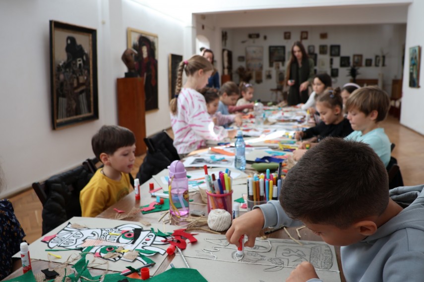 foto aleriere creative la muzeul de arta constanta copiii au realizat masti inspirate din arta africana foto aleriere creative la muzeul de arta constanta copiii au realizat masti inspirate din arta africana