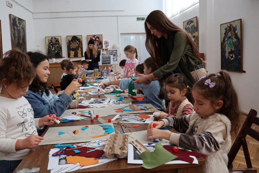 foto aleriere creative la muzeul de arta constanta copiii au realizat masti inspirate din arta africana foto aleriere creative la muzeul de arta constanta copiii au realizat masti inspirate din arta africana
