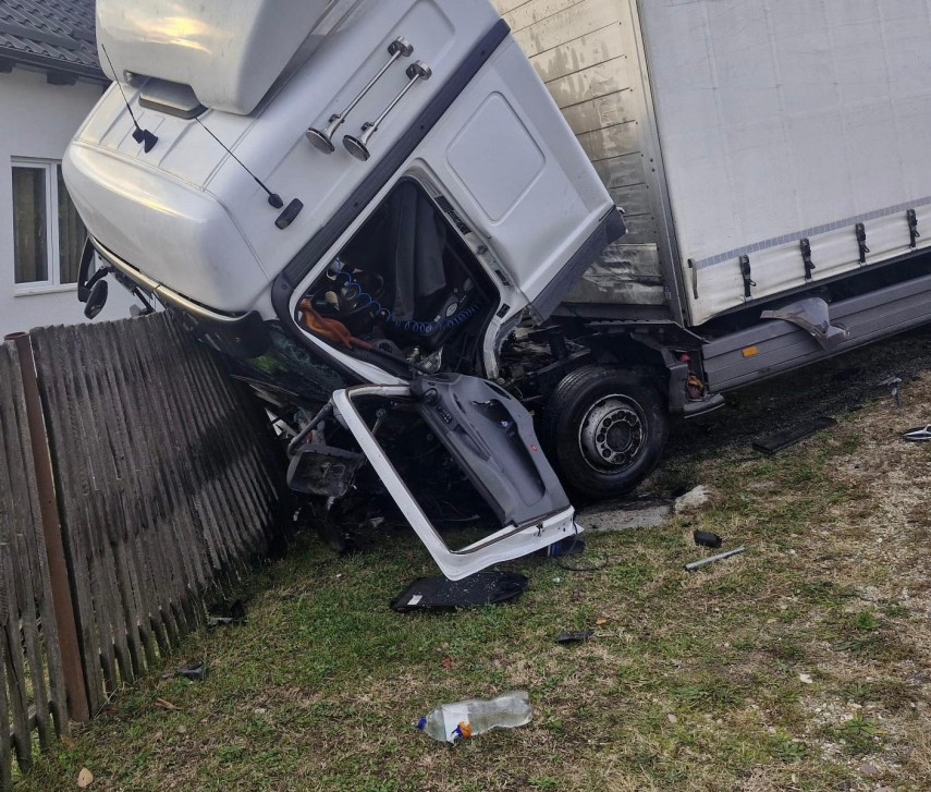 accident rutier mortal in judetul arges un barbat de 76 de ani a murit pe loc galerie foto 917117 accident rutier mortal in judetul arges un barbat de 76 de ani a murit pe loc galerie foto 917117