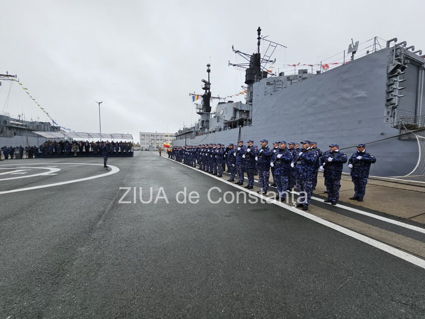 live eveniment in portul militar foto video noul vanator de mine intrat in flota fortelor navale romane live eveniment in portul militar foto video noul vanator de mine intrat in flota fortelor navale romane