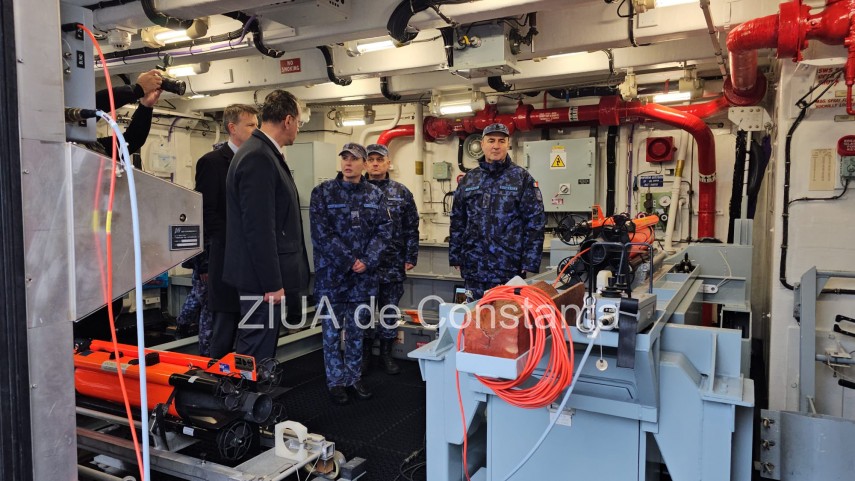 live eveniment in portul militar foto video noul vanator de mine intrat in flota fortelor navale romane live eveniment in portul militar foto video noul vanator de mine intrat in flota fortelor navale romane