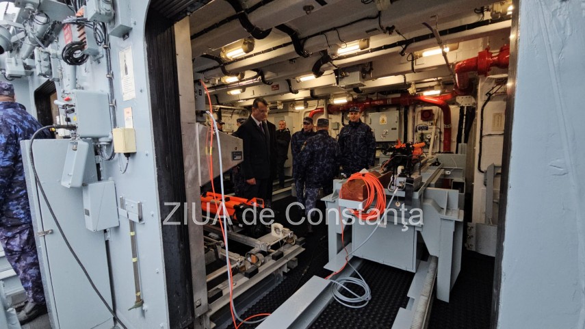 live eveniment in portul militar foto video noul vanator de mine intrat in flota fortelor navale romane live eveniment in portul militar foto video noul vanator de mine intrat in flota fortelor navale romane