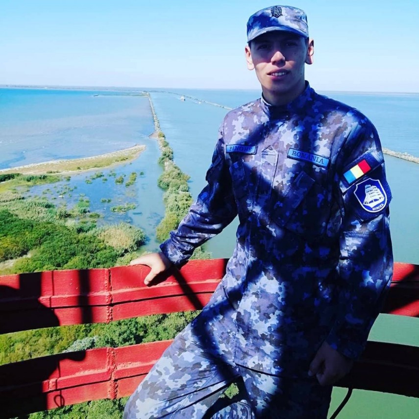 de la valurile marii pana la bancile scolii militare foto povestea lui mihai elev la scoala de maistri de la valurile marii pana la bancile scolii militare foto povestea lui mihai elev la scoala de maistri