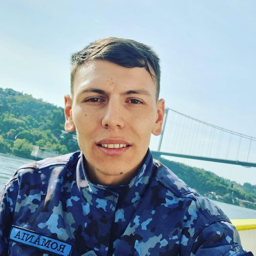 de la valurile marii pana la bancile scolii militare foto povestea lui mihai elev la scoala de maistri de la valurile marii pana la bancile scolii militare foto povestea lui mihai elev la scoala de maistri