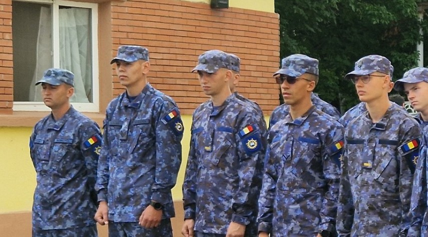 de la valurile marii pana la bancile scolii militare foto povestea lui mihai elev la scoala de maistri de la valurile marii pana la bancile scolii militare foto povestea lui mihai elev la scoala de maistri