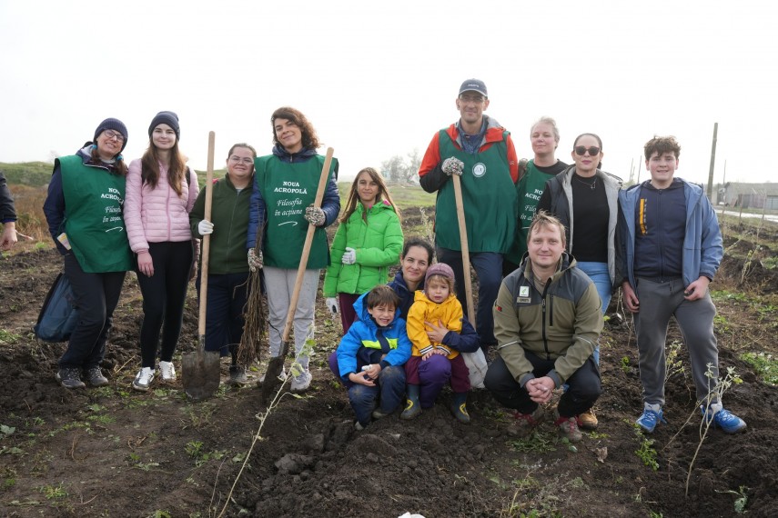 foto cumpana gazda unei noi actiuni de impadurire 3 000 de noi puieti au fost plantati in cadrul proiectului foto cumpana gazda unei noi actiuni de impadurire 3 000 de noi puieti au fost plantati in cadrul proiectului