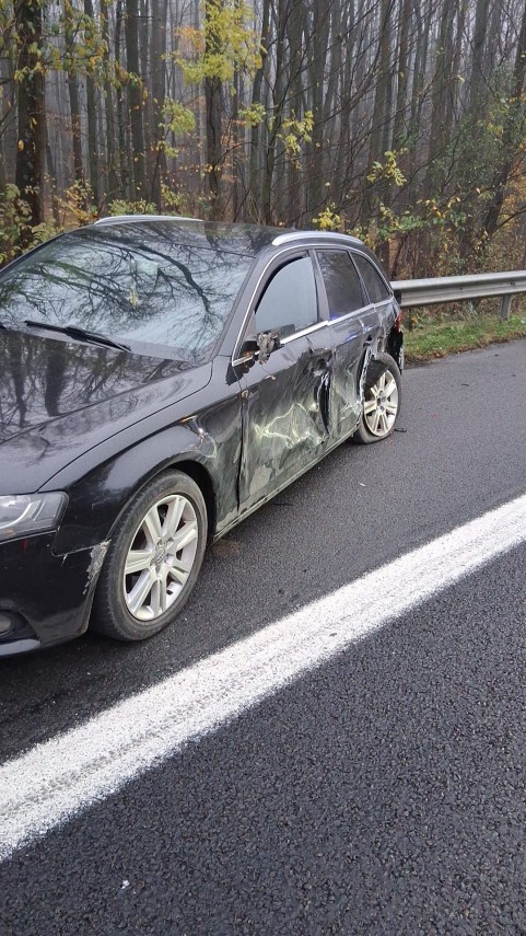 un autotren ce transporta colete s a rasturnat pe autostrada a1 galerie foto 917354 un autotren ce transporta colete s a rasturnat pe autostrada a1 galerie foto 917354