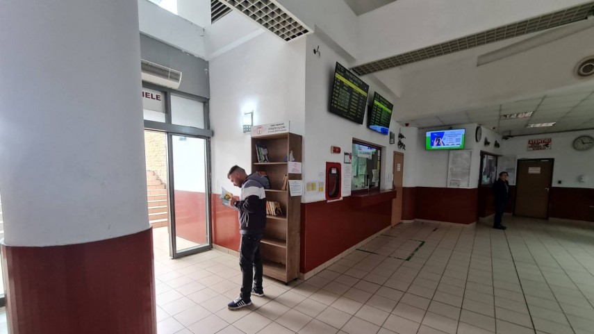 foto proiectul biblioteca din gara citeste cu cfr continua la constanta cu noi volume 917513
