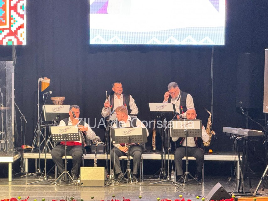 live text foto video prima seara de sarbatoare a zilei dobrogei la centrul jean constantin constanta live text foto video prima seara de sarbatoare a zilei dobrogei la centrul jean constantin constanta