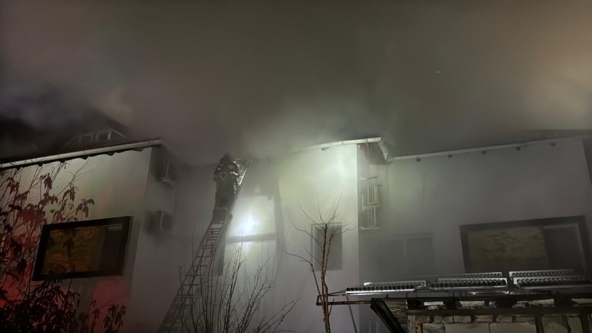 judetul tulcea incendiu la o pensiune din mahmudia intervin pompierii 918021 judetul tulcea incendiu la o pensiune din mahmudia intervin pompierii 918021