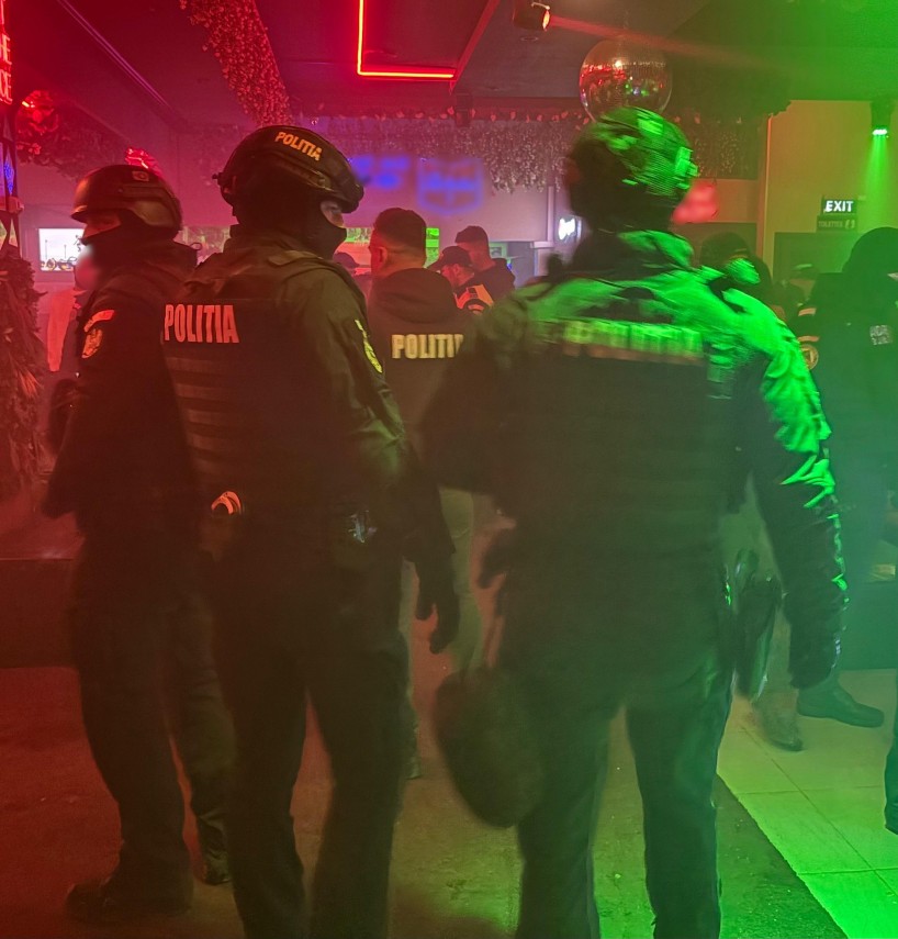 foto actiune de control extinsa in constanta agigea si cumpana o minora de 16 ani depistata cu arma alba foto actiune de control extinsa in constanta agigea si cumpana o minora de 16 ani depistata cu arma alba