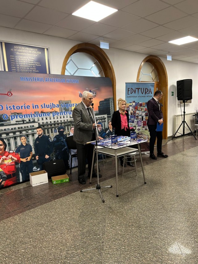 lansare de carte generalul de brigada in retragere ion ciucur si chestorul dumitru biltag au dezvaluit lansare de carte generalul de brigada in retragere ion ciucur si chestorul dumitru biltag au dezvaluit