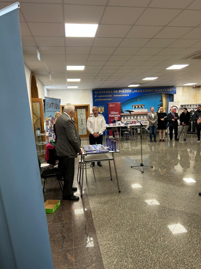 lansare de carte generalul de brigada in retragere ion ciucur si chestorul dumitru biltag au dezvaluit lansare de carte generalul de brigada in retragere ion ciucur si chestorul dumitru biltag au dezvaluit