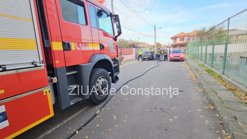 accident rutier pe strada soarelui din constanta o masina a intrat intr o teava de gaze 918226 accident rutier pe strada soarelui din constanta o masina a intrat intr o teava de gaze 918226