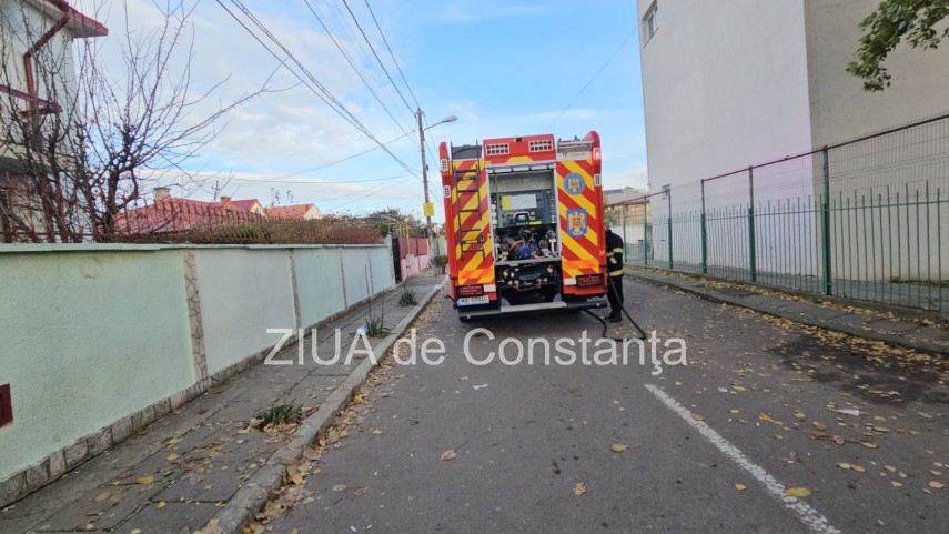 accident rutier pe strada soarelui din constanta o masina a intrat intr o teava de gaze 918226 accident rutier pe strada soarelui din constanta o masina a intrat intr o teava de gaze 918226