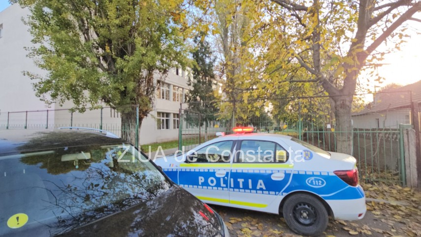 accident rutier pe strada soarelui din constanta o masina a intrat intr o teava de gaze 918226 accident rutier pe strada soarelui din constanta o masina a intrat intr o teava de gaze 918226