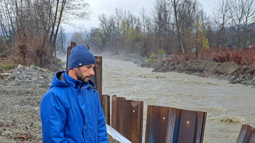 foto apele romane a doua verificare a capacitatii de tranzitare a debitelor pe raul arges aval de barajul foto apele romane a doua verificare a capacitatii de tranzitare a debitelor pe raul arges aval de barajul