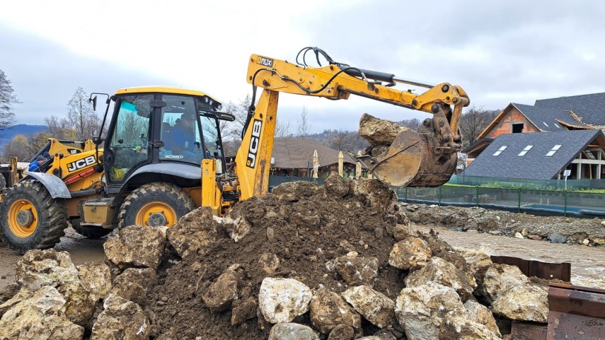 foto apele romane a doua verificare a capacitatii de tranzitare a debitelor pe raul arges aval de barajul foto apele romane a doua verificare a capacitatii de tranzitare a debitelor pe raul arges aval de barajul