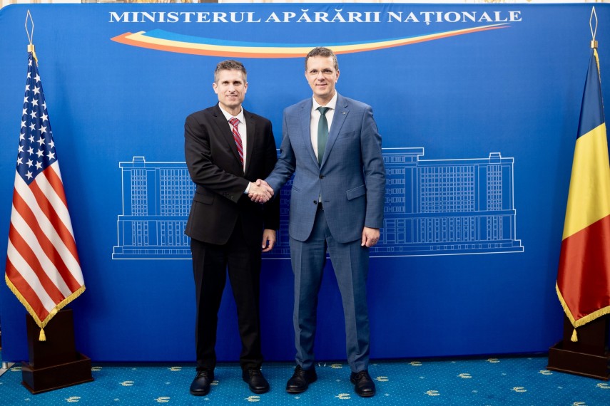 foto oficiali americani in vizita in romania pentru a promova parteneriatul bilateral in domeniul apararii foto oficiali americani in vizita in romania pentru a promova parteneriatul bilateral in domeniul apararii