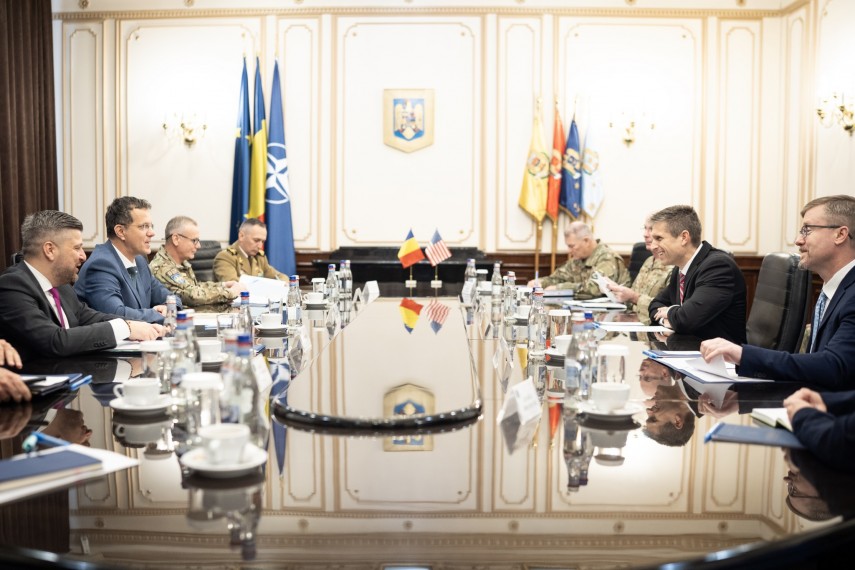 foto oficiali americani in vizita in romania pentru a promova parteneriatul bilateral in domeniul apararii foto oficiali americani in vizita in romania pentru a promova parteneriatul bilateral in domeniul apararii